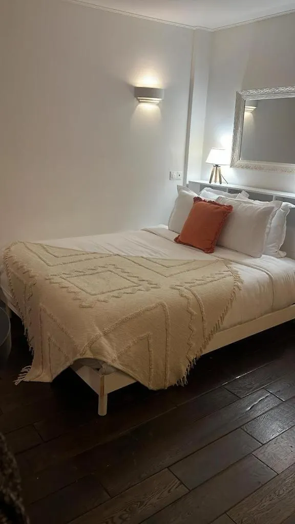 Studio Montmartre Avec Terrasse Apartment